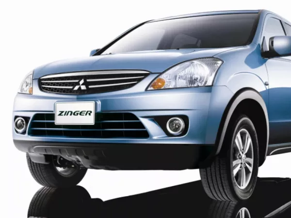 Dịch vụ thay kính chắn gió xe Mitsubishi Zinger tận nơi